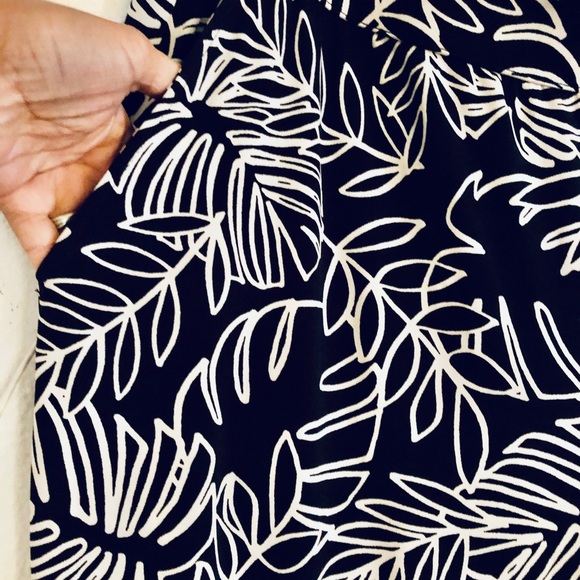 LANE BRYANT WIDE LED PRINT STRETCH PANTS - Picture 2 of 5